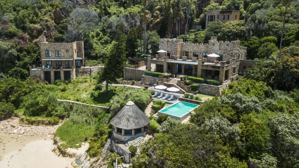 PEZULA PRIVATE CASTLE